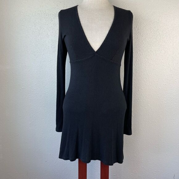 Brandy Melville Dresses & Skirts - NWT Brandy Melville Midi Dress One Size